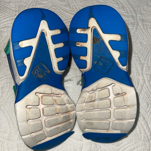 Kids Nike Huarache City used shoes - Picture 2 of 4